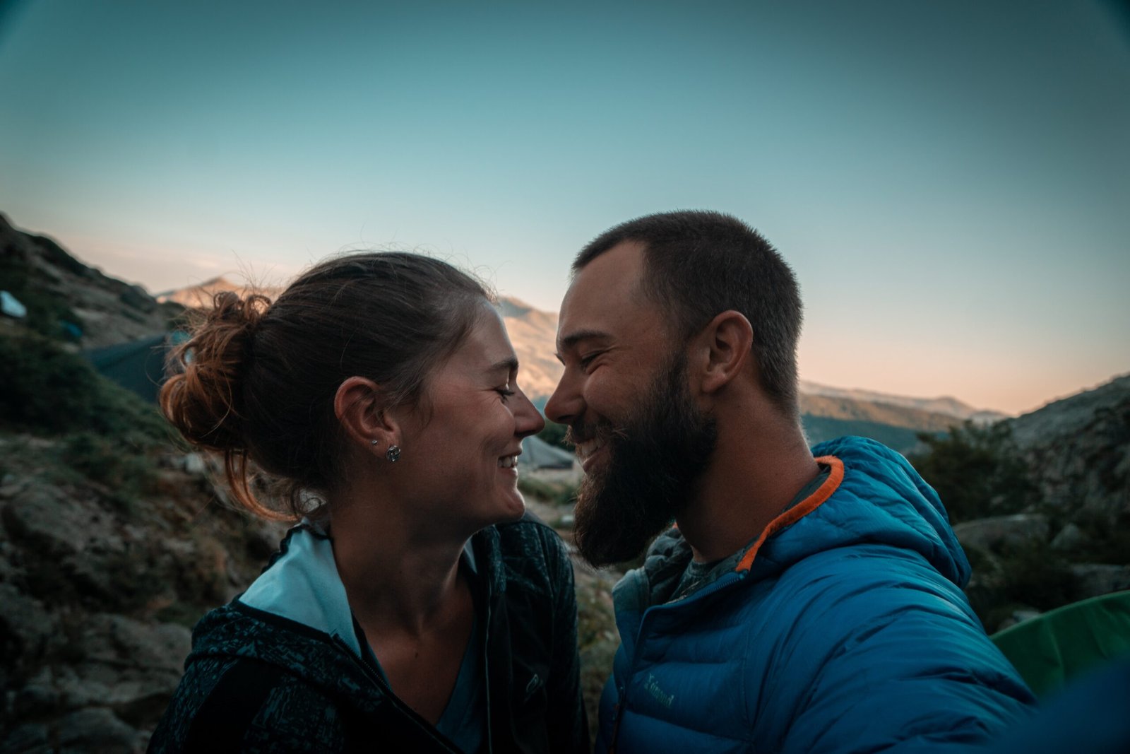 7 Dating Apps for A New Love in Quarantine